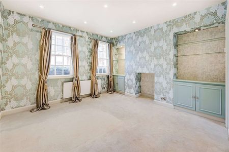 A beautifully presented terraced house situated in the heart of Belgravia. - Photo 4