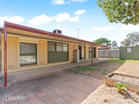 8 Hammond Avenue, Brahma Lodge SA 5109 - House For Rent | Domain - Photo 5