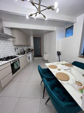 5 bedroom house to rent - Photo 4