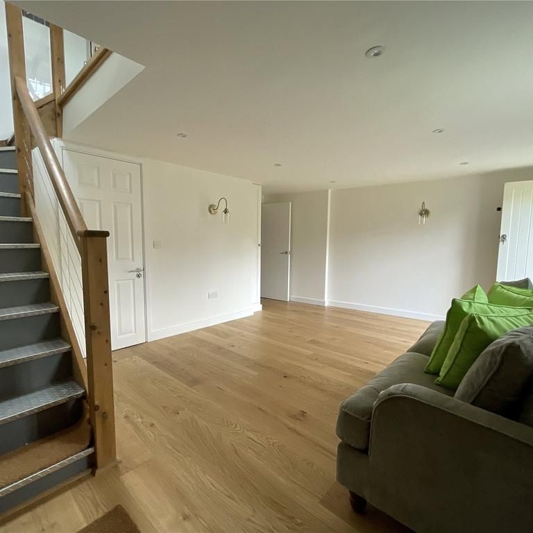 4 bedroom detached house to rent - Photo 1