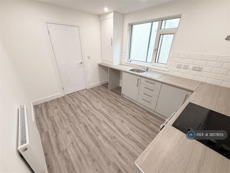 3 bedroom terraced house to rent - Photo 4