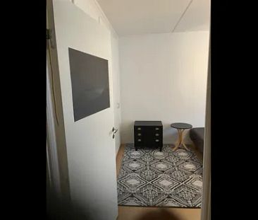 Private Room in Shared Apartment in Norsborg - Foto 1