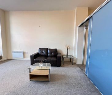 Studio to rent - Photo 1
