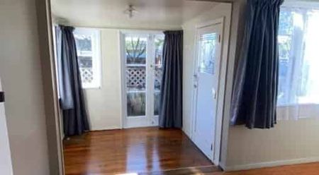 Bright Family Home - Photo 5