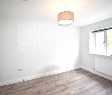 Robins Cottages, Bracknell Robins Cottages, Bracknell - Photo 2