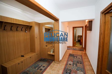 Str. Victoriei, 3 camere, etaj 1, mobilat si utilat - Fotografie 5