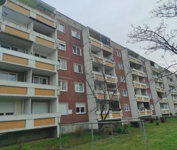 Günstige 4-Raum-Wohnung mit Balkon - Foto 2