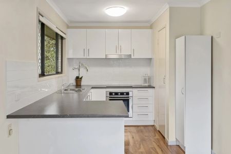 Perfect family Home! - Photo 2