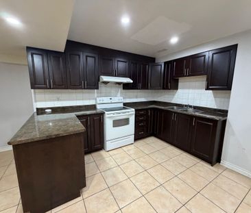 For Lease - 2 Attview Crescent, Brampton, Ontario - Photo 2
