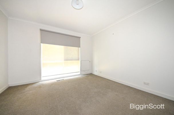 Comfortable unit with positioned for convenience - Photo 1