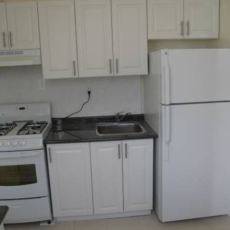 2 Bedroom - DOWNTOWN !!!!!! - Photo 1