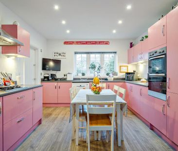 4 bedroom detached house to rent - Photo 3