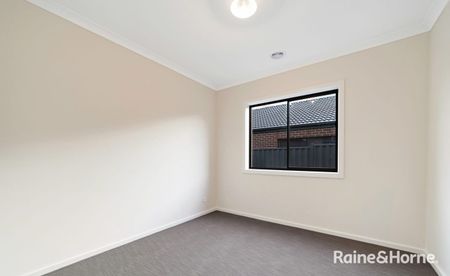 Family Home For Lease in Prime Strathtulloh Location! - Photo 3