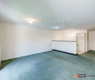 Private 2-Bedroom Unit with Courtyard in Quiet Complex Edens Landing - Photo 6