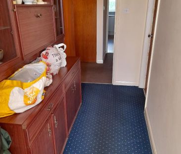 1 bedroom in a flat share to rent - Photo 5