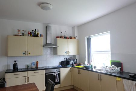 Lisson Grove, Plymouth - Photo 3