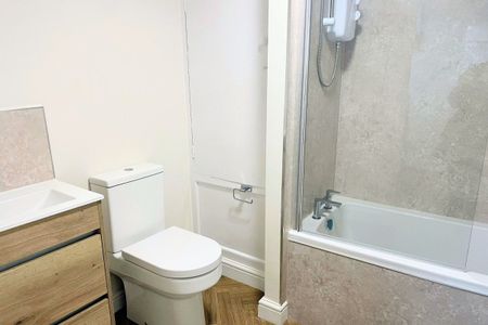 Churchgate - Photo 5