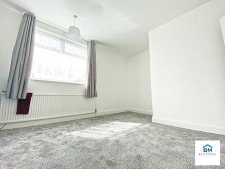 2 bedroom end of terrace house to rent - Photo 4