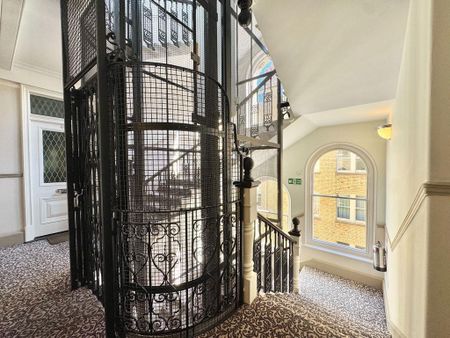 1 bedroom flat to rent - Photo 2