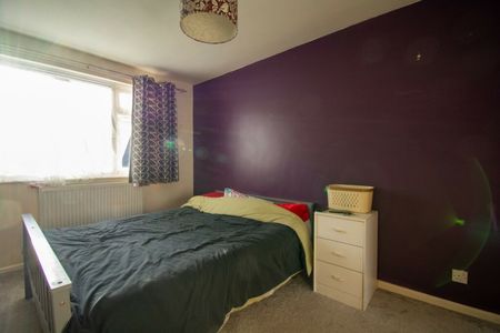 Lovely 3 bedroom home on Gussage Road - Photo 3