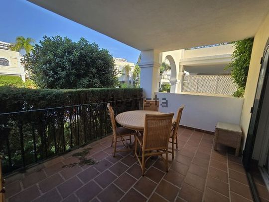 Alquiler de chalet adosado en Avenida del Prado - Photo 1