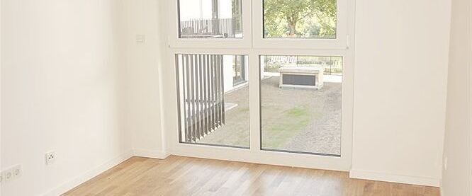 Exklusive 3 Zimmer Wohnung mit Einbauküche und Balkon in direkter Mosellage ! - Foto 1