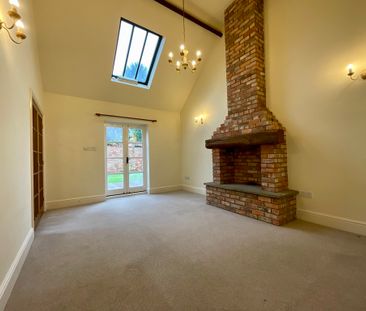 3 bedroom Semi-Detached Bungalow to let - Photo 5