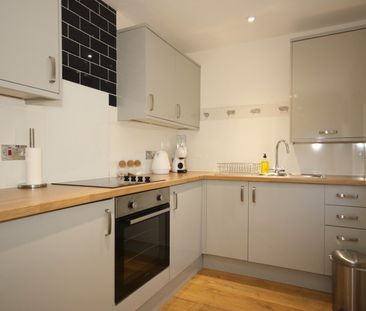 Chobham, Woking - Photo 2