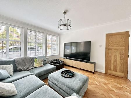 5 bedroom detached house to rent - Photo 4