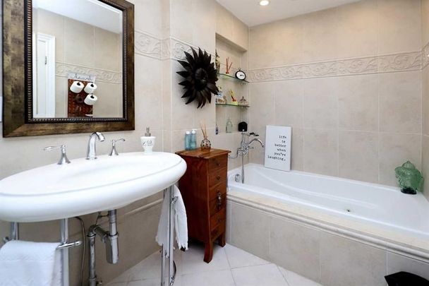 For Lease - 814 Eaglemount Crescent, Mississauga, Ontario - Photo 1