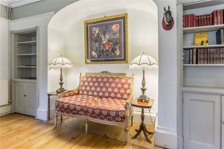 Grade II listed family home on the Dunkirk Mills complex. - Photo 2