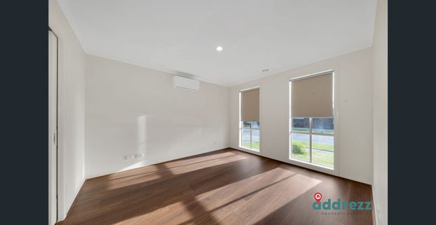 Spacious Family Home with Comfort, Style and Convenience - Photo 1