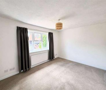 Pengilly Road, Farnham, Surrey, GU9 - Photo 1