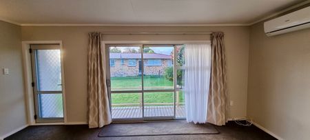 Newly refurbished unit. - Photo 2