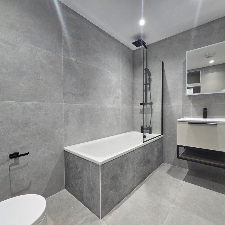 2 Bedroom Apartment, Norbury Avenue, London - Photo 1