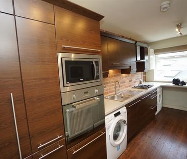 1 bedroom Flat To Let - Photo 4