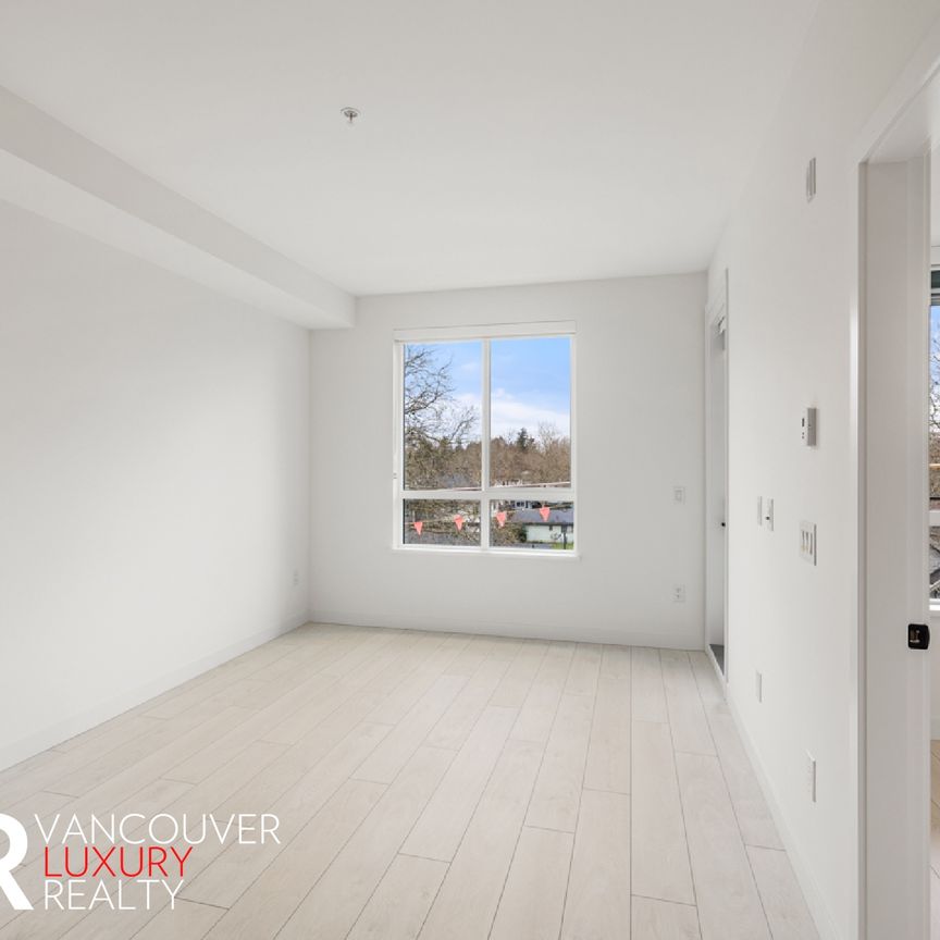 Condo in Surrey, BC - Photo 1