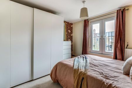 2 bedroom flat to rent - Photo 4