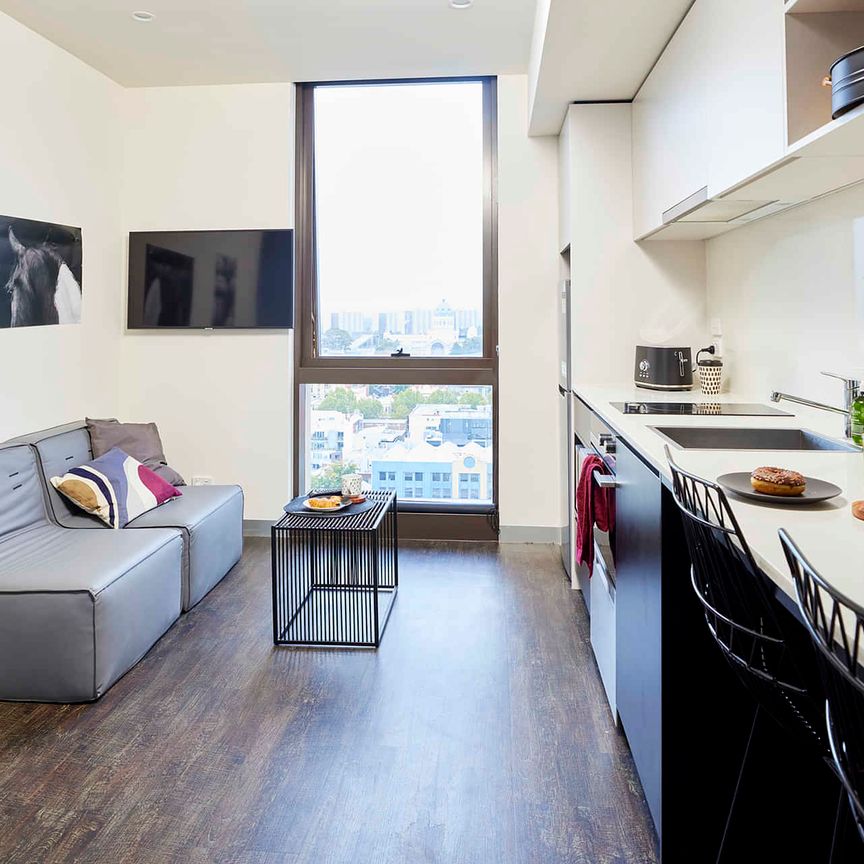 2 Bedroom Shared Bathroom, Single Bed - Photo 1