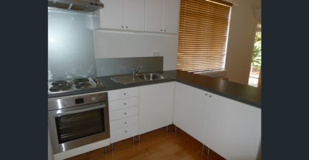 2 Bedroom Split-Level Unit - Photo 5