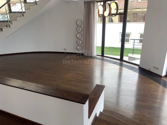 Six Bedroom House with Big Garden and Pool Rent - Pipera, BSB - Fotografie 1