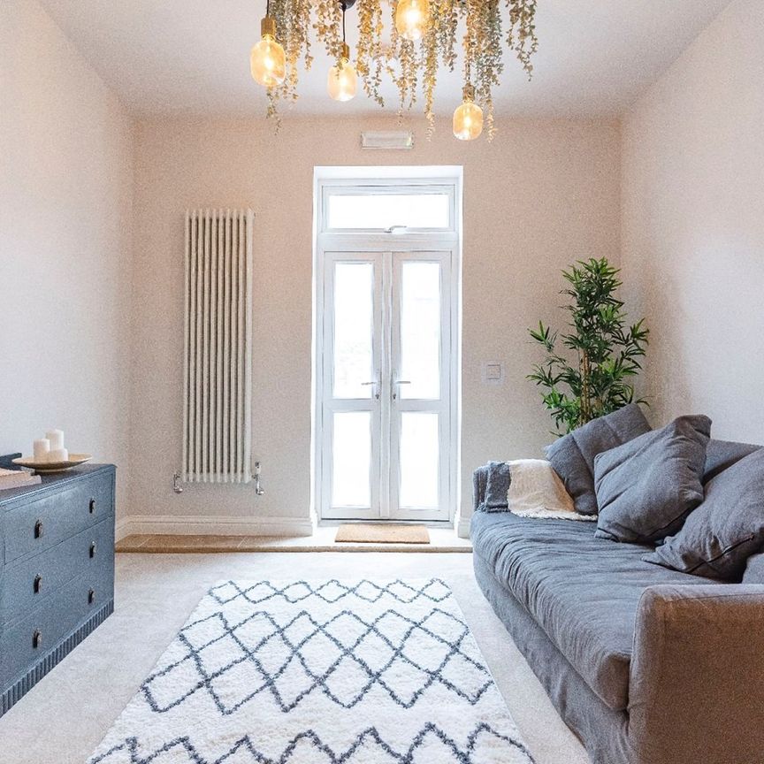 1 bedroom property to rent Fawcett Road, Southsea, Hampshire, PO4 - Photo 1