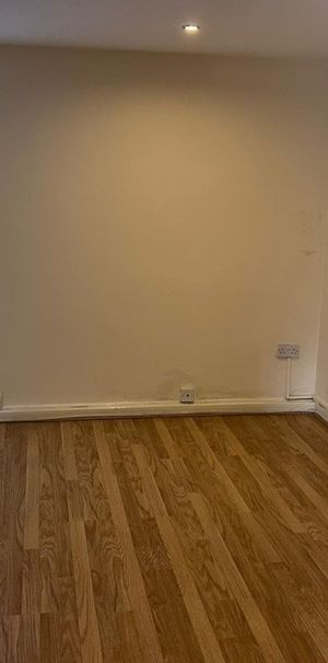 Grassendale Court - Photo 1