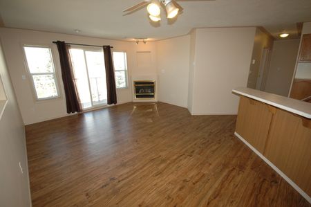 Stony Plain Ground Floor 2-Bedroom Condo - Photo 5
