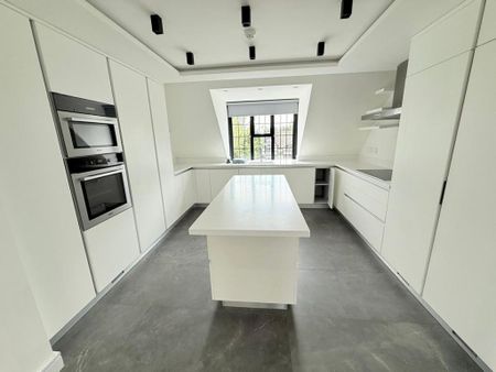 3 bedroom flat to rent - Photo 3