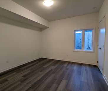 For Lease - 11 Steckley House Lane Unit# 408, Richmond Hill, Ontario - Photo 1