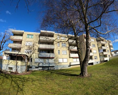 Weitsicht ins Grüne von Ihrem Balkon - diese helle, gemütliche und preiswerte Wohnung steht seit kurzer Zeit zur Vermietung frei! - Photo 4