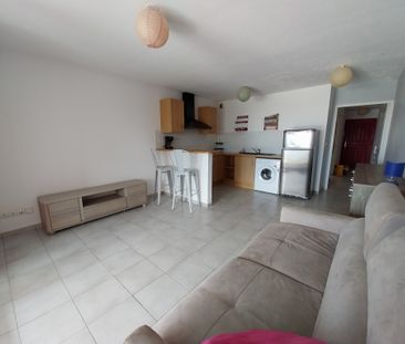 Location Appartement 2 pièces 42m² ST DENIS 97490 - Photo 1