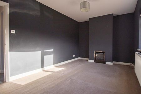 2 bedroom semi-detached house to rent - Photo 2