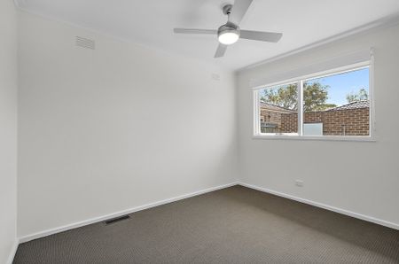 1/15 Selkirk Avenue, Wantirna - Photo 4